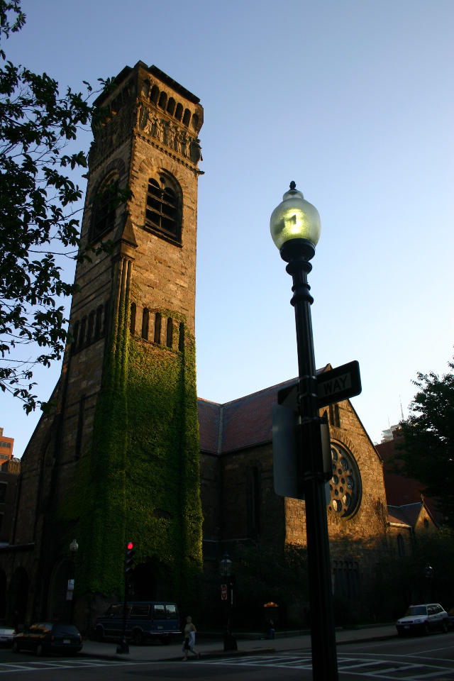 ../pictures/Burned_church1.jpg