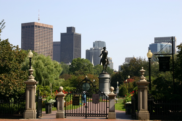 ../pictures/toward_Boston_Commons_and_Charles_river5.jpg