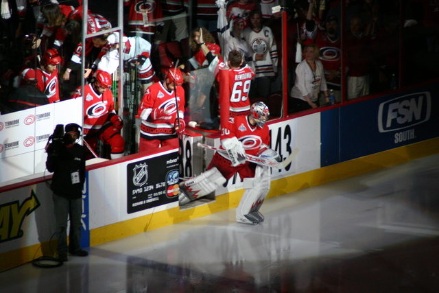 ../pictures/Hurricanes_Oilers_game5_19.jpg