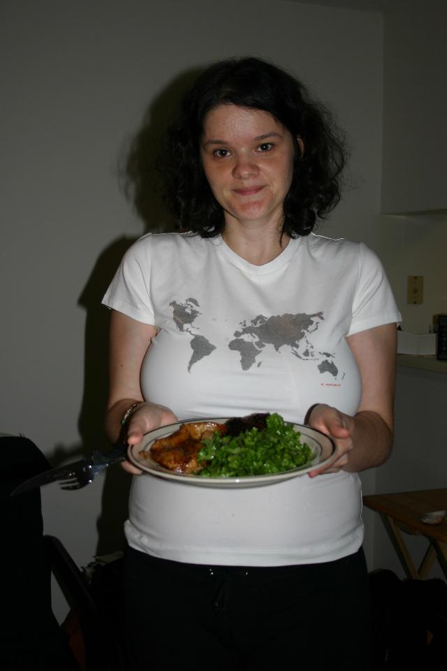 ../pictures/Laura_with_dinner.jpg