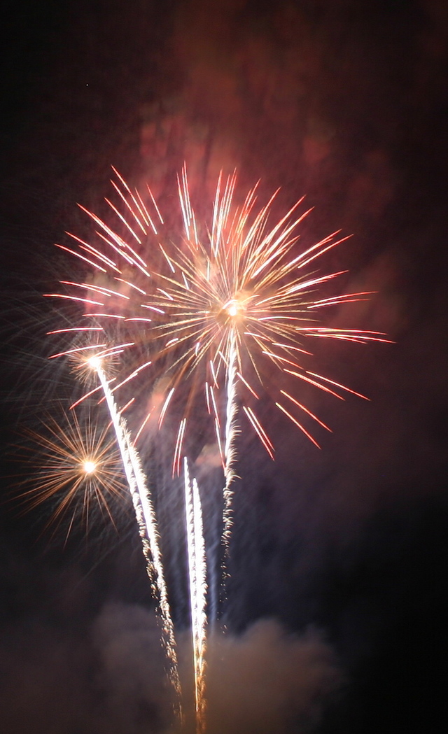 ../pictures/fireworks33.jpg
