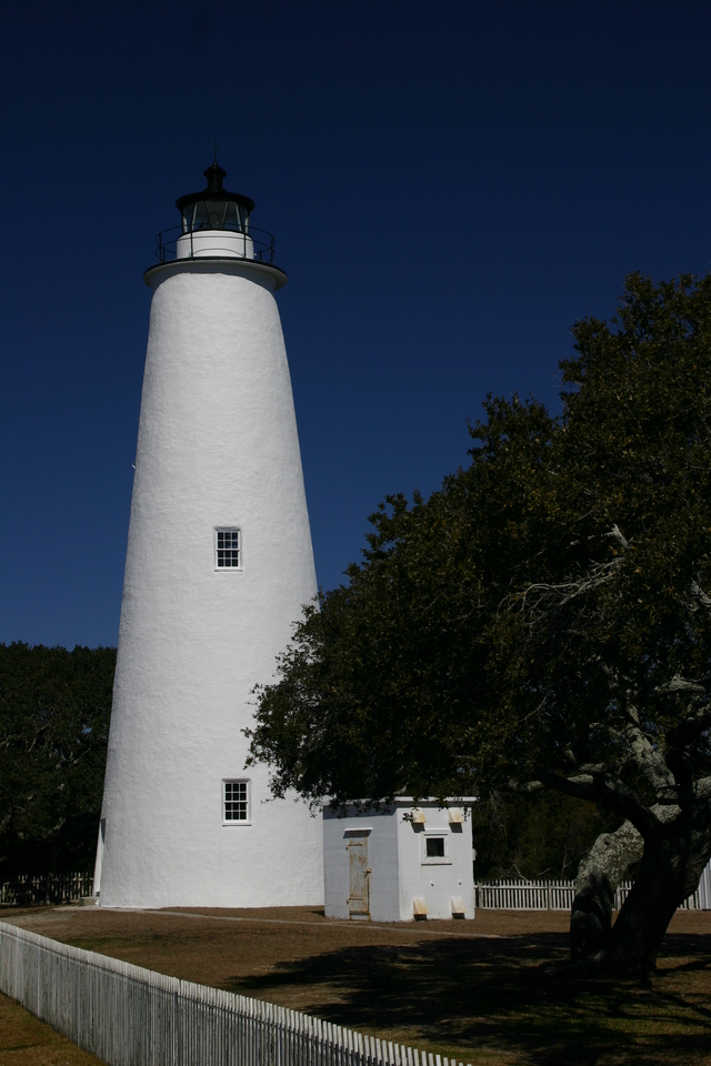 ../pictures/Ocracoke_lighthouse4.jpg