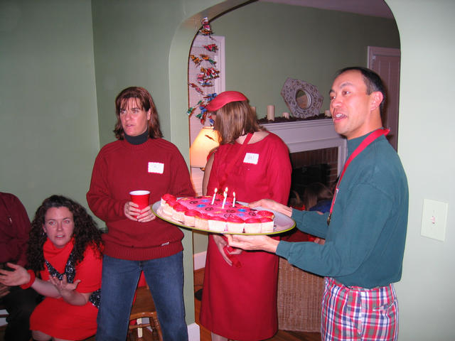 ../pictures/red_with_red_party_2_06_2040010.jpg
