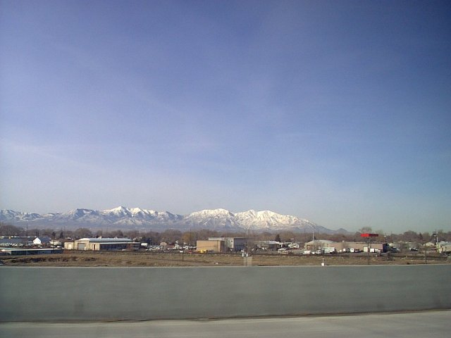 ../pictures/mountains_from_beltline.jpg