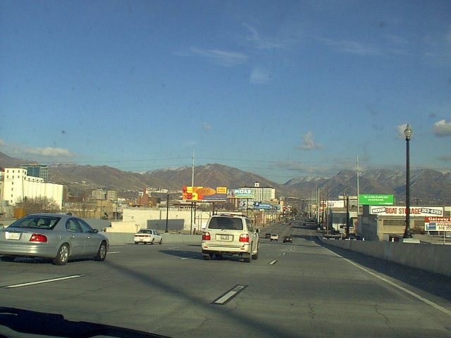 ../pictures/toward_downtown_SLC.jpg