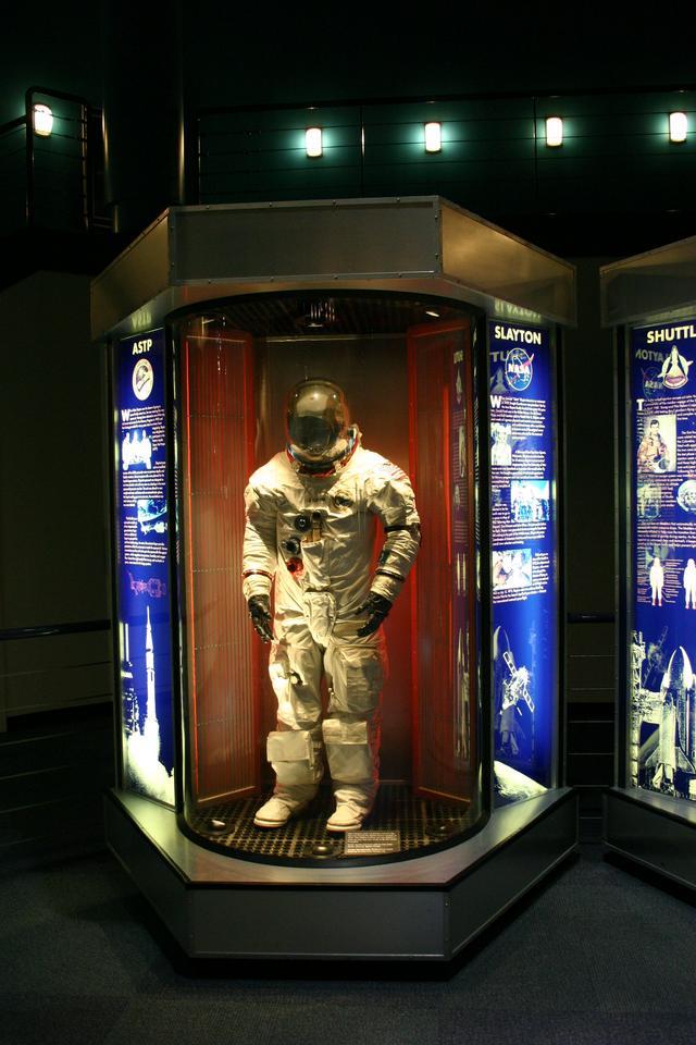 ../pictures/Nasa44.jpg