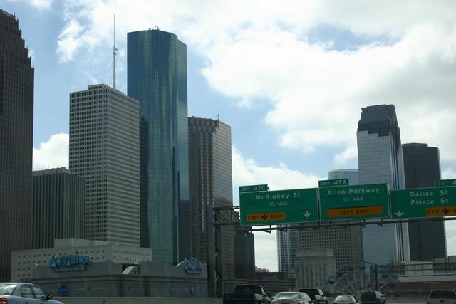 ../pictures/downtown_Houston5.jpg