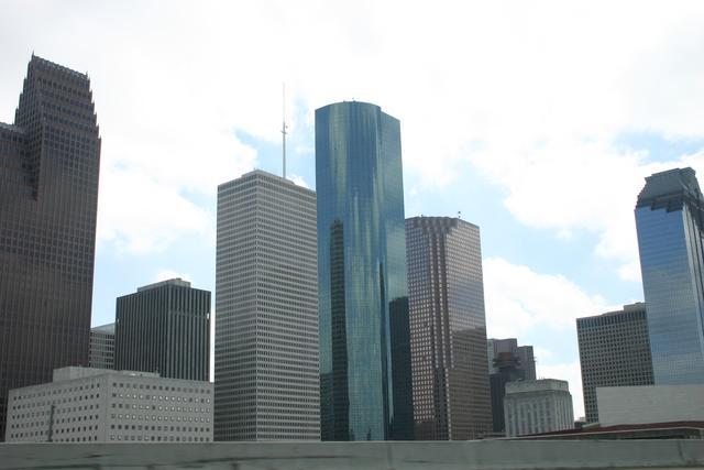 ../pictures/downtown_Houston7.jpg